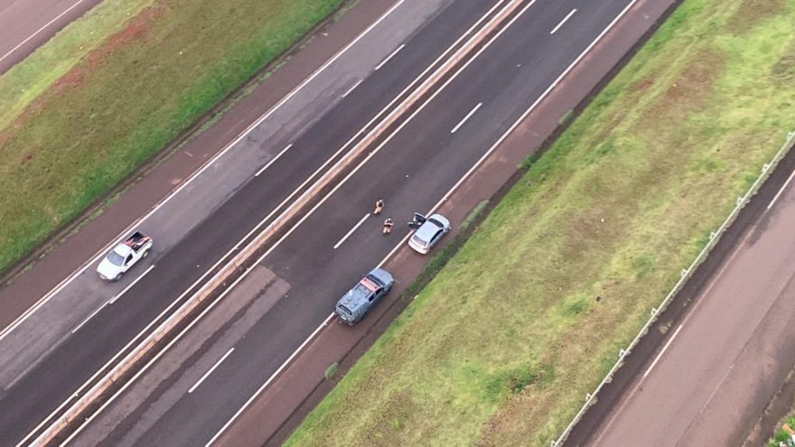 Imagens aéreas mostram acompanhamento e prisão de cigarreiro em Cascavel
