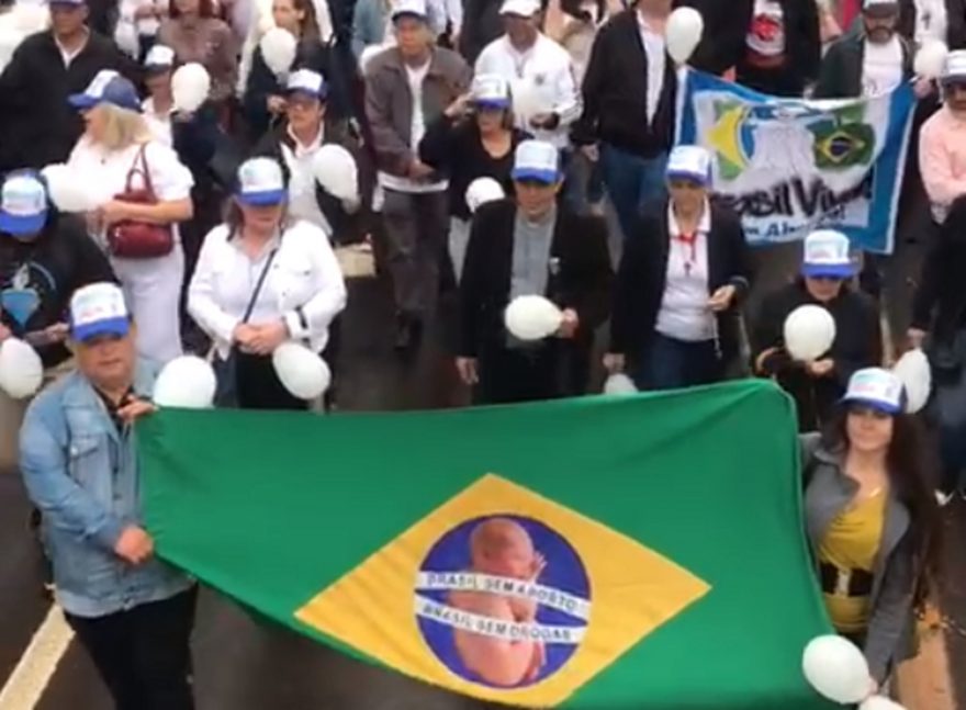 Caminhada contra o aborto é realizada em Cascavel