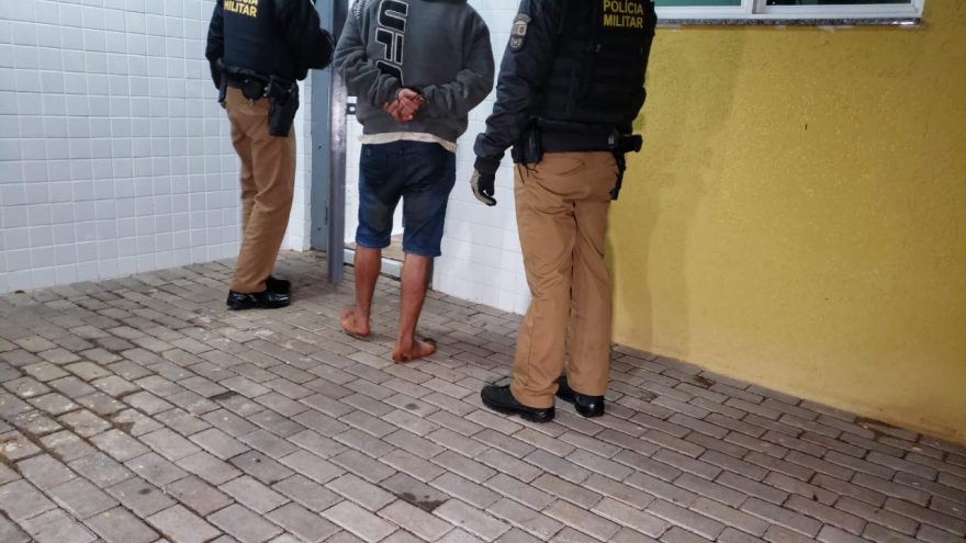 Condutor embriagado é preso ao se envolver em acidente com dois feridos no Floresta