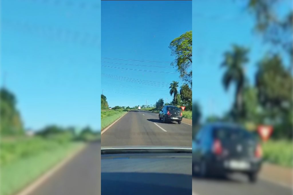 Cigarreiro capota carro ao tentar fugir da PM