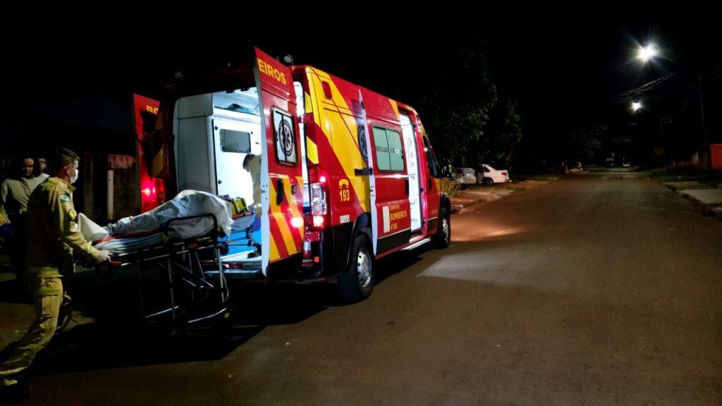 Idosa de 71 anos é socorrida pelos bombeiros após sofrer queda no bairro Esmeralda
