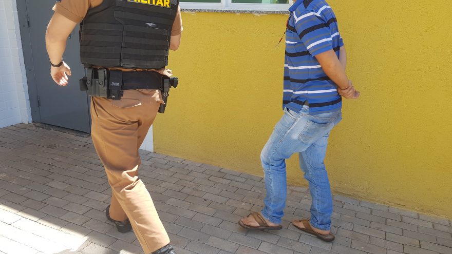 Homem é detido pela PM com Fusca roubado em Toledo