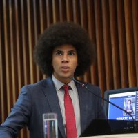 Deputado Estadual Renato Freitas usa tribuna para atacar religiosos: Imagem referente a Deputado Estadual Renato Freitas usa tribuna para atacar religiosos: