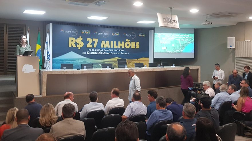 Itaipu Binacional e 12 municípios assinam convênios dentro do Programa Gestão por Bacias Hidrográficas