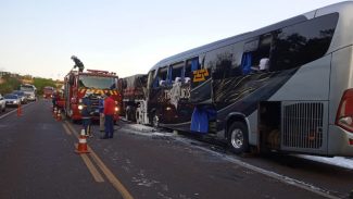 Ônibus com 59 passageiros pega fogo na BR-251  CGN - O maior portal de  notícias de Cascavel e do Paraná