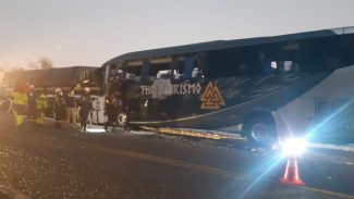 PRF dá detalhes de acidente com ônibus e carreta que matou motorista e deixou 13 feridos