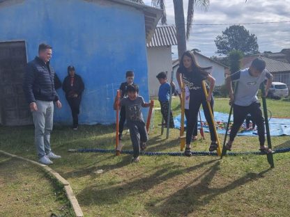 Conheça jogos e brincadeiras étnicos que fazem parte da infância de todos os curitibinhas Imagem referente a Conheça jogos e brincadeiras étnicos que fazem parte da infância de todos os curitibinhas