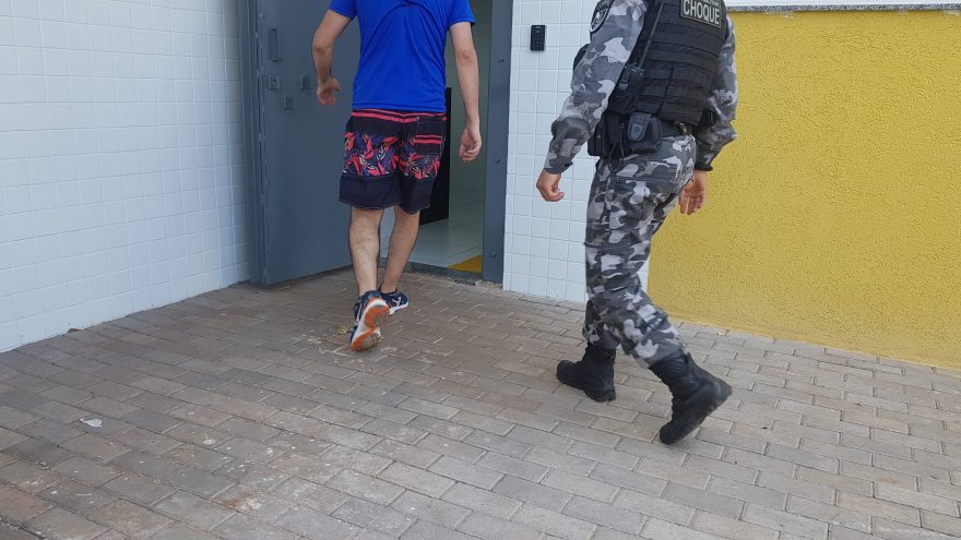 Choque cumpre mandado de prisão contra homem de 34 anos