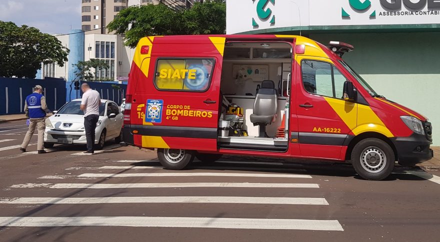 Mulher é atropelada na rua São Paulo