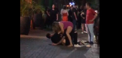 Imagem referente a Vídeo mostra mulher agredindo homem na saída de boate em Cascavel