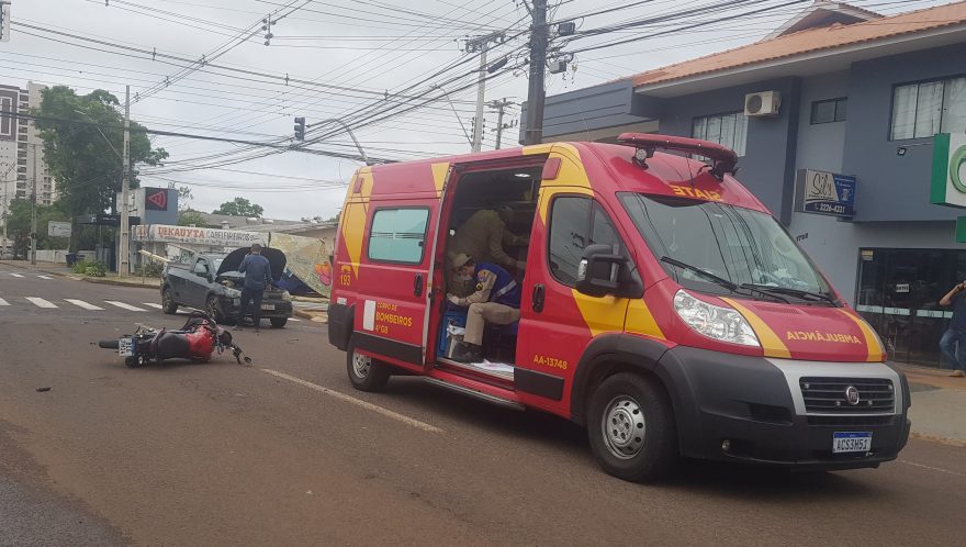 Motociclista é levado ao HUOP após bater a cabeça em acidente no bairro Coqueiral