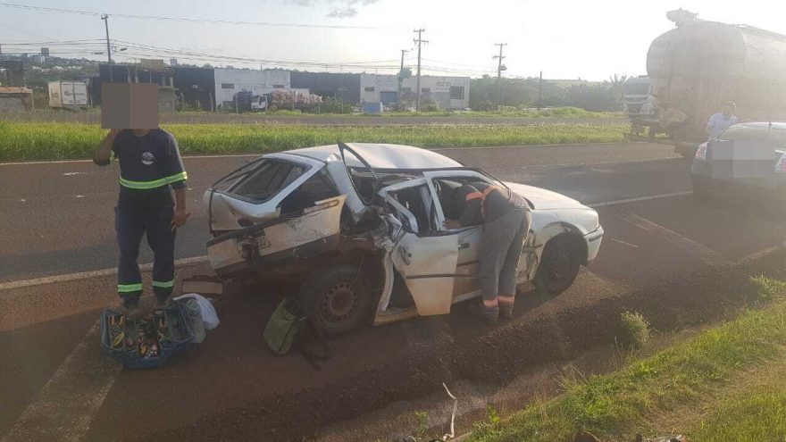 Acidente seguido de capotamento é registrado na BR-467 em Cascavel