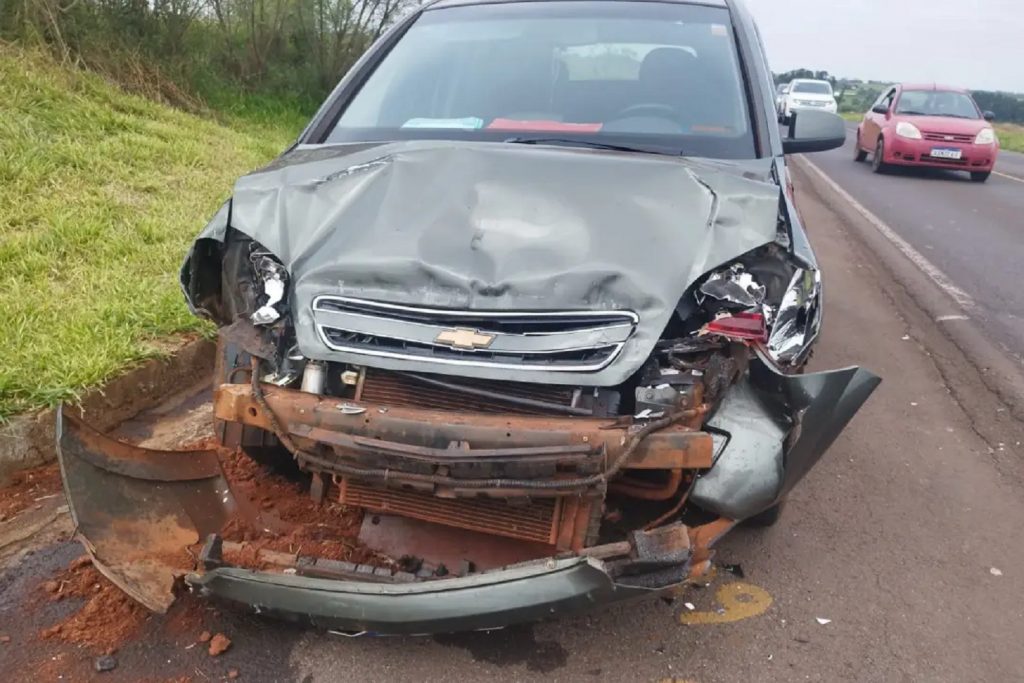 Perobal: Lentidão no trânsito pode ter ocasionado acidentes com cinco veículos na PR-323