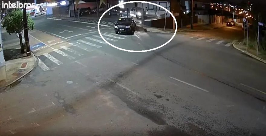 Câmera registra furto de quatro carros de loja de veículos em Ponta Grossa