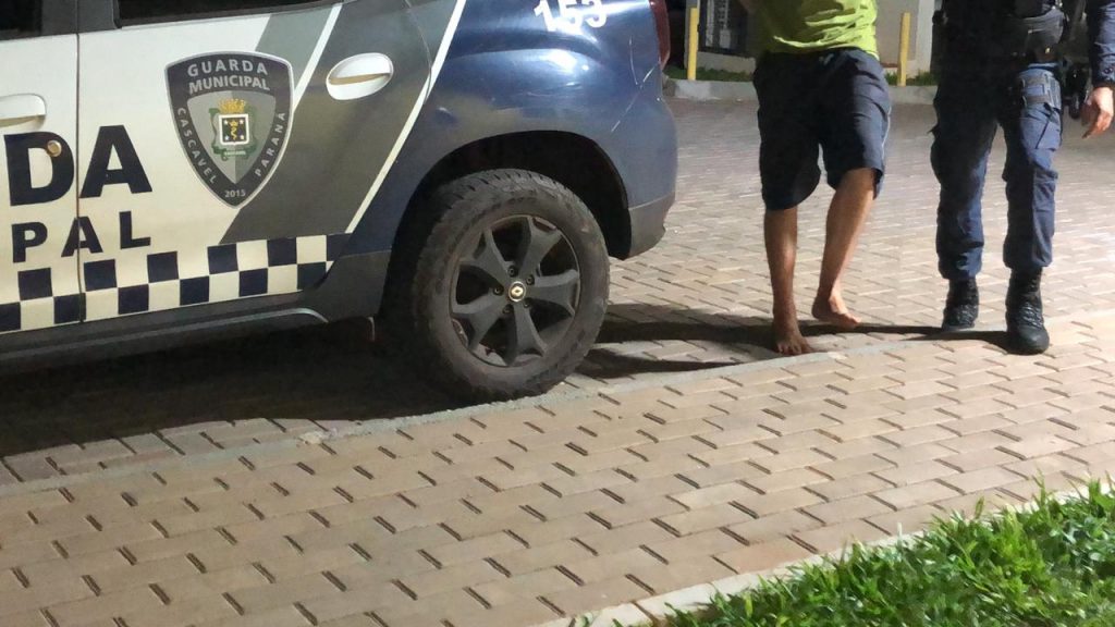 Jovem é preso pela GM após briga entre vizinhos no Santa Cruz
