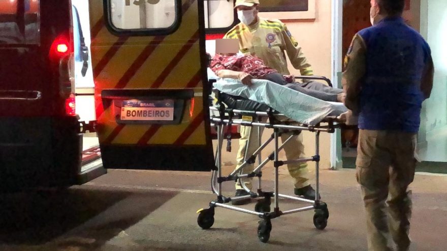 Idosa fica ferida ao sofrer queda em condomínio