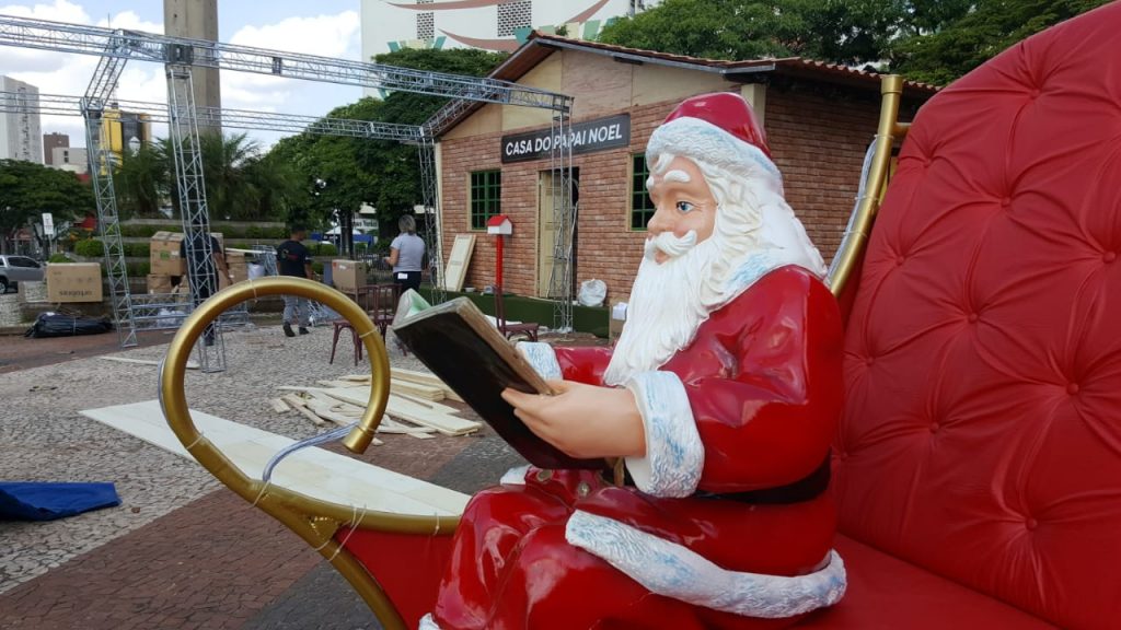 Cascavel abre licitação para contratar ajudante de papai noel
