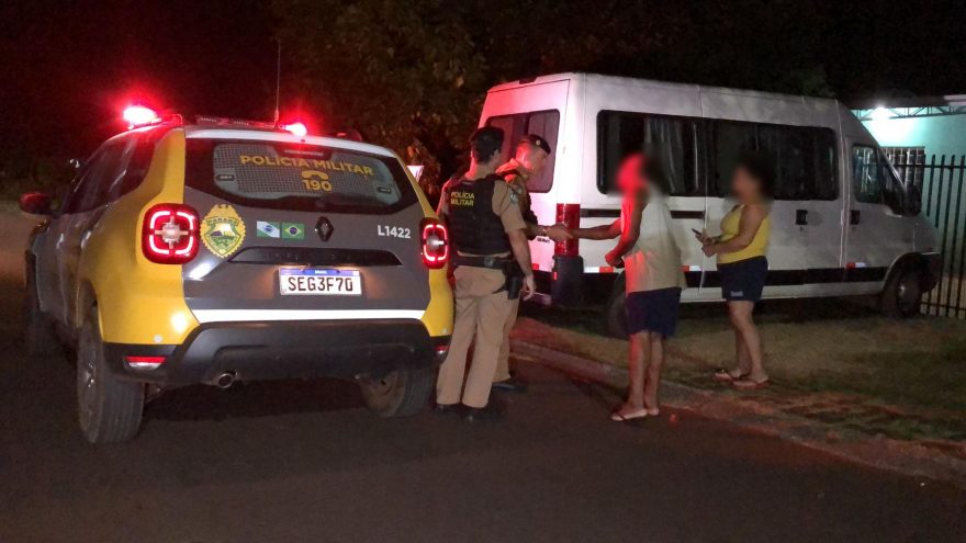Marginais abandonam van após tentar furtar o veículo de residência no Morumbi