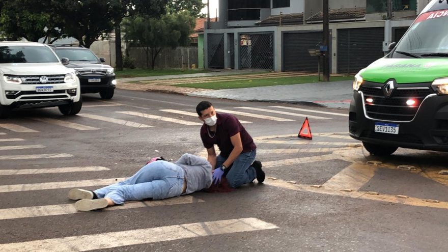 Moto e caminhonete se envolvem em colisão no Bairro Tropical