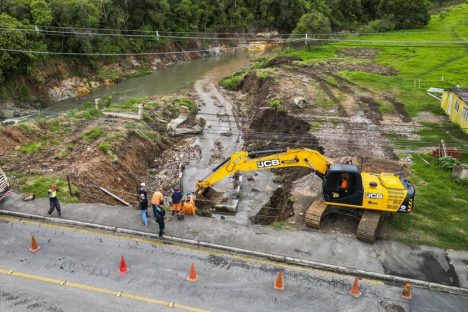 Imagem referente a Obra da Prefeitura de Curitiba recupera sistema de macrodrenagem em bairro