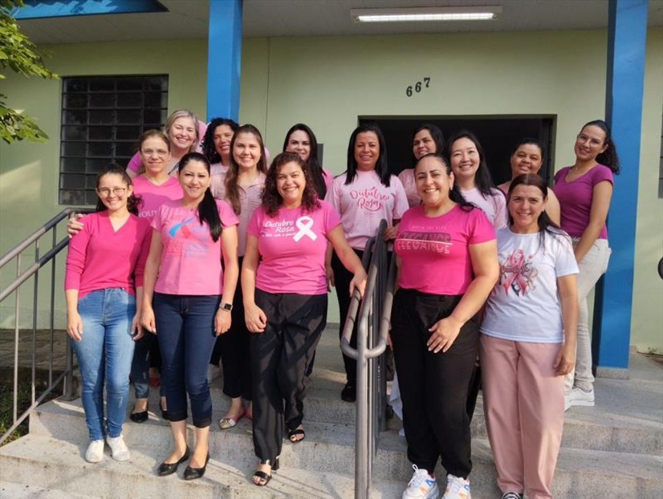 Atividades nas regionais de Curitiba pedem atenção para o câncer de mama Imagem referente a Atividades nas regionais de Curitiba pedem atenção para o câncer de mama