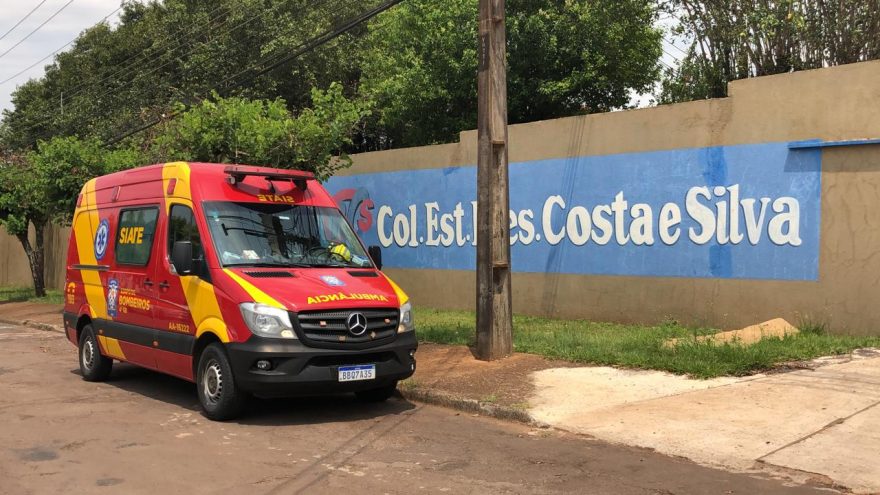 Em recuperação de fratura no braço, aluno leva bolada e quebra o membro novamente