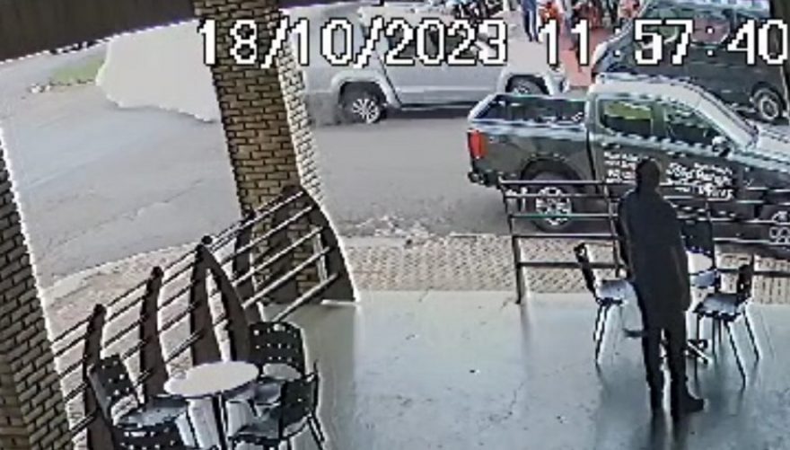 Por outro ângulo: contrabandista utiliza sistema de fumaça em fuga da polícia