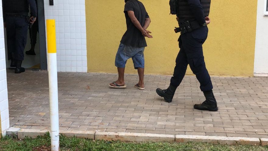 Dois indivíduos são detidos após confusão em pastelaria no Centro