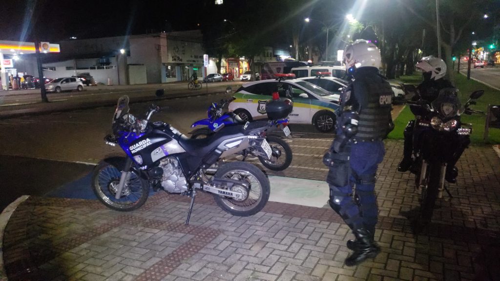 Operação de trânsito flagra condutor embriagado e veículos irregulares