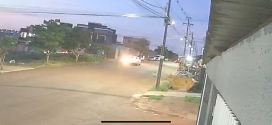 Vídeo mostra colisão frontal que deixou quatro pessoas feridas