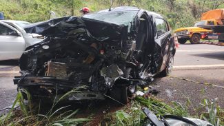 Carro envolvido em acidente com três mortes tinha placas de Cascavel
