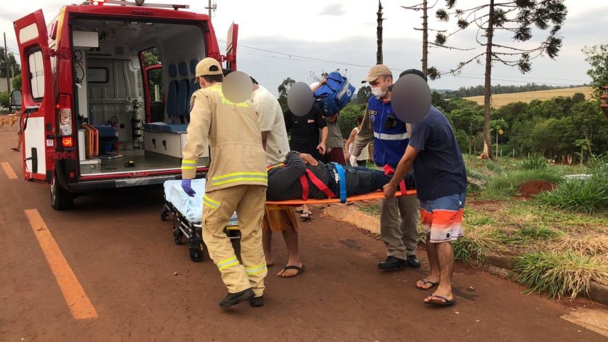 Homem fica ferido ao cair de caminhonete enquanto cortava árvore no Morumbi