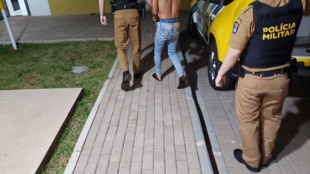 Trisal? indivíduo é preso acusado de agredir companheira e mulher trans