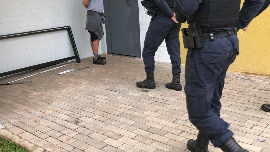 Adolescente de 13 anos desacata educadores e é levado para a Delegacia