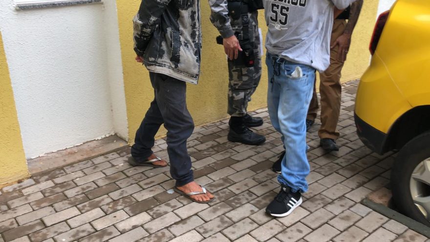Dois indivíduos em posse de crack são detidos na Praça Getúlio Vargas