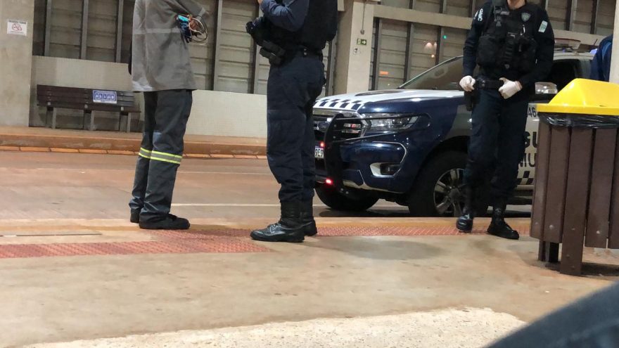 Guarda Municipal é acionada após desentendimento entre passageiro de ônibus e motorista
