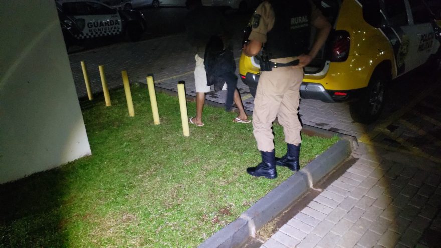 Com pistola, homem é preso pela Patrulha Rural em Juvinópolis