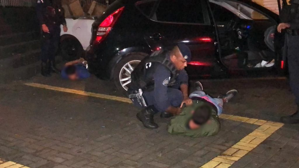 Ladrões com Hyundai I30 roubado são capturados pela GM após intensa perseguição na Rua Vitória