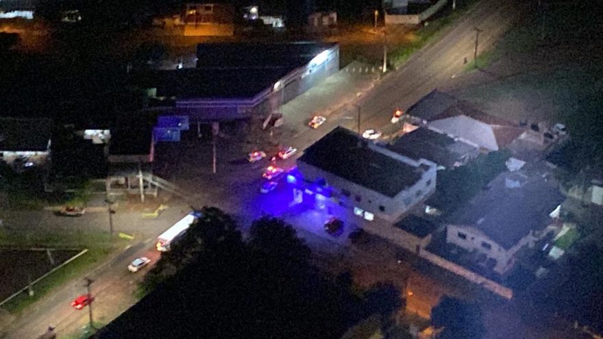 Imagens aéreas mostram cerco policial que terminou com foragido preso