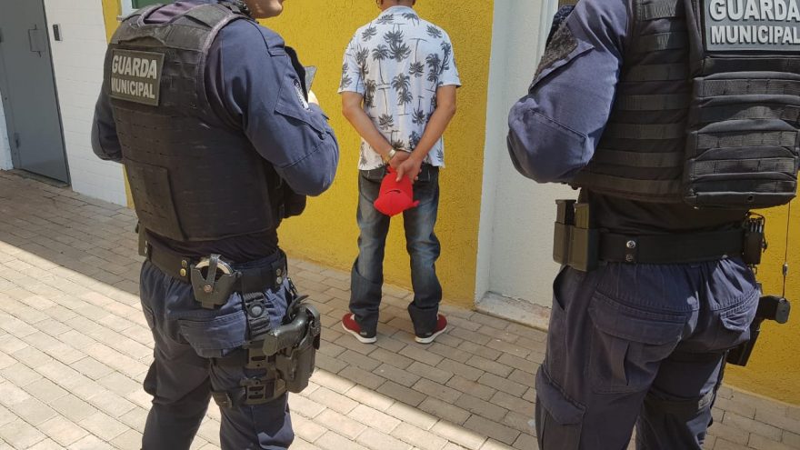 GM cumpre mandado de prisão e encaminha homem à Delegacia