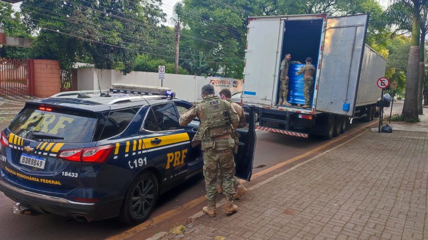Caminhão carregado com maconha é apreendido pela PRF