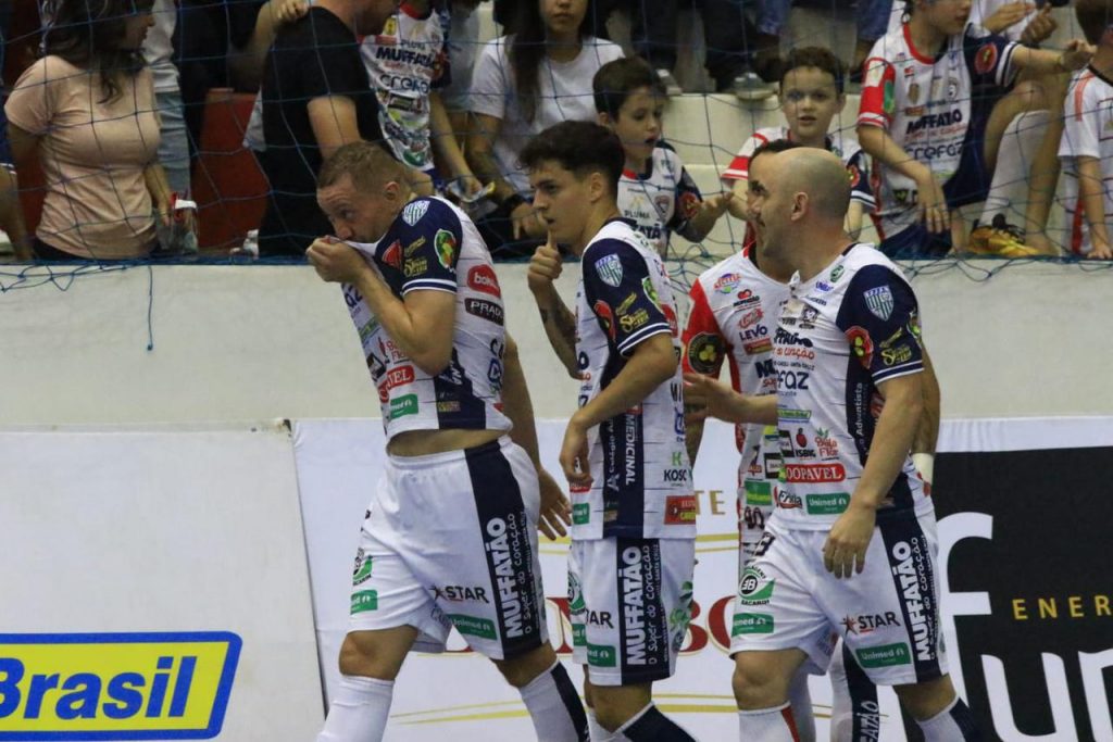 Cascavel Futsal vence Foz Cataratas no jogo de ida das quartas da Ouro