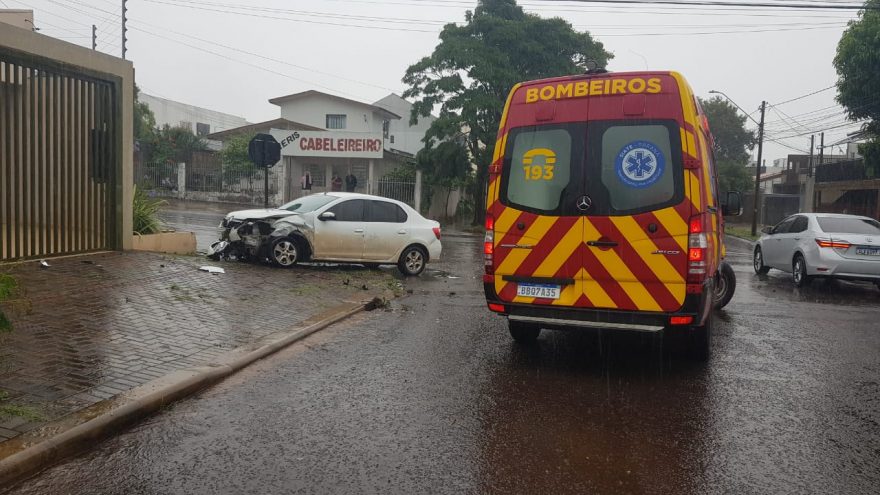 Homem fica ferido após se envolver em acidente no Alto Alegre