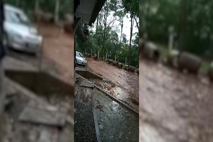 Rio transbordando, ruas alagadas e enxurrada: registros da chuva em Cascavel