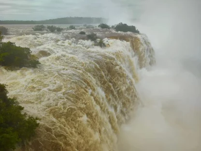 Passarela das Cataratas é fechada momentaneamente Imagem referente a Passarela das Cataratas é fechada momentaneamente