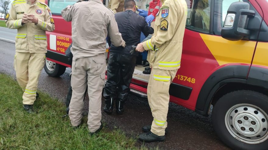 Homem fica ferido ao cair de moto na rodovia BR-277