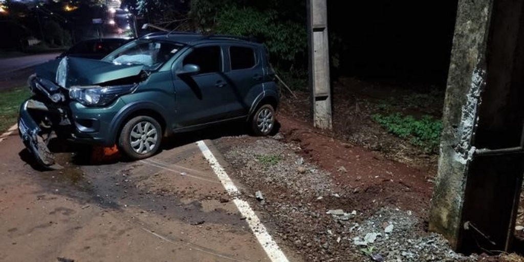 Samu é acionado após colisão contra poste na saída de Palotina para Assis