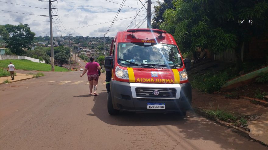 Adolescente fica ferido ao cair de bicicleta na Avenida Corbélia