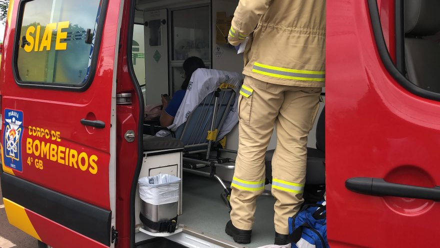 Homem é socorrido pelo Siate no Bairro Canadá, em Cascavel