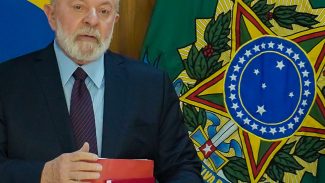 Lula sanciona lei para retomada de mais de 11 mil obras inacabadas